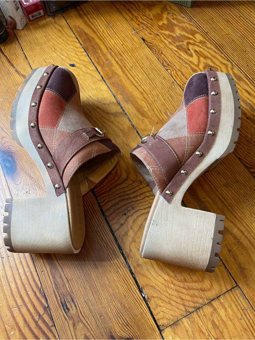 NWOB Madden girl patchwork suede clogs size 8. Excellent condition - Picture 4 of 6